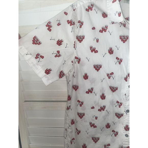 Departwest Beer Pong Short Sleeve Button Up Shirt White Red Men's Size Medium - Picture 3 of 8